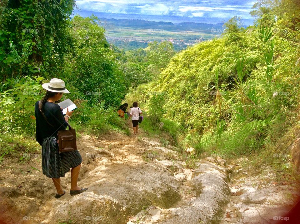Descendiendo de la montaña en santa Isabel Tolima en Colombia