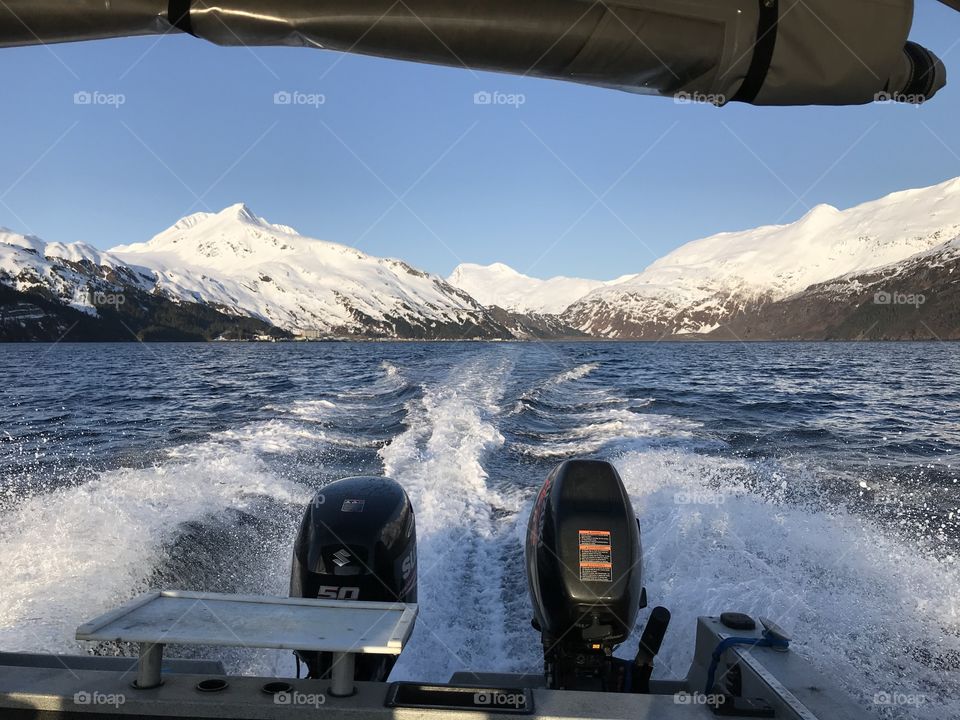 Boating in Alaska 