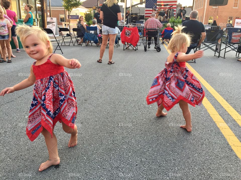 Tiny Dancers