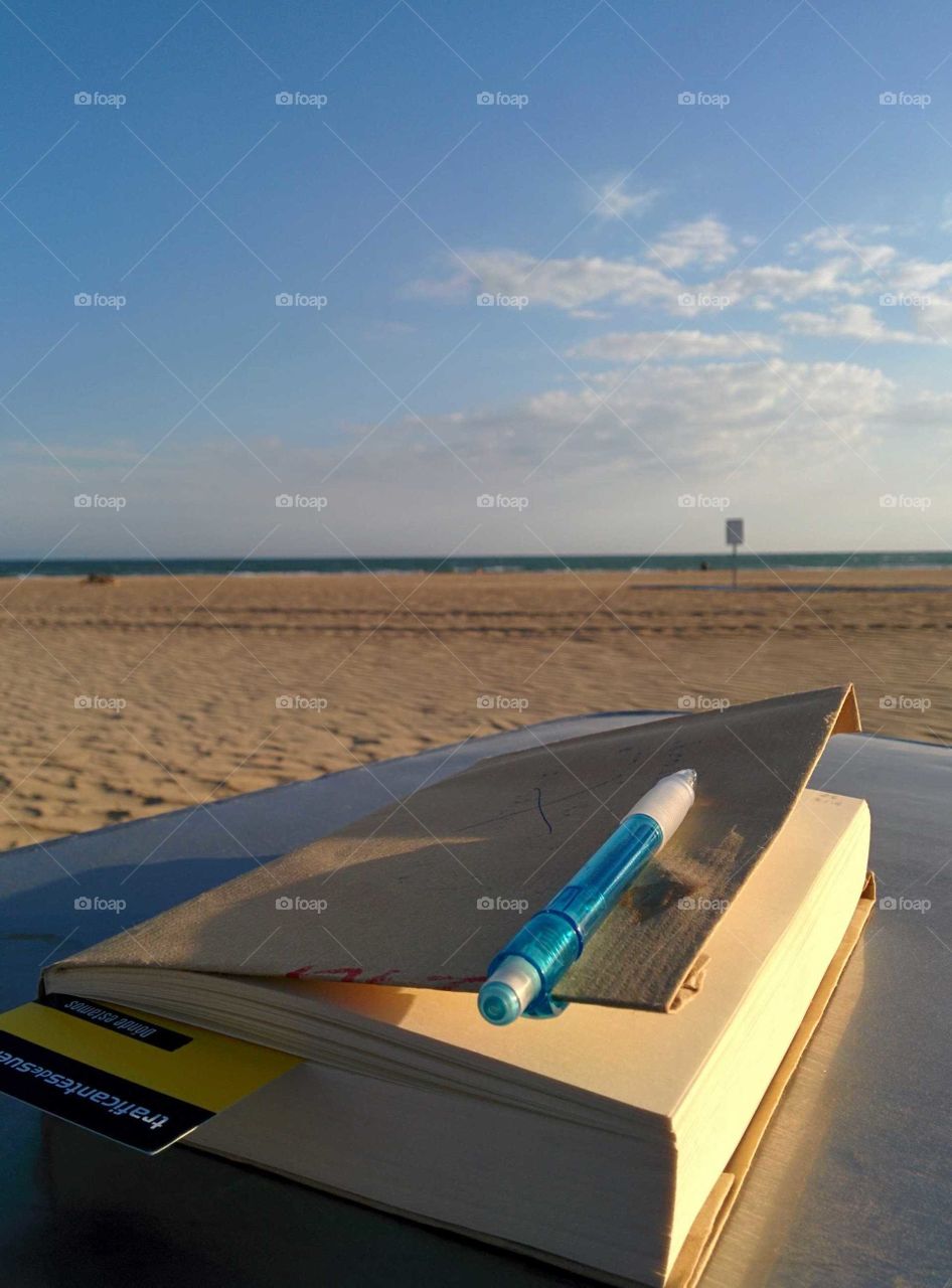 Lectura relax en la playa de Punta Umbría