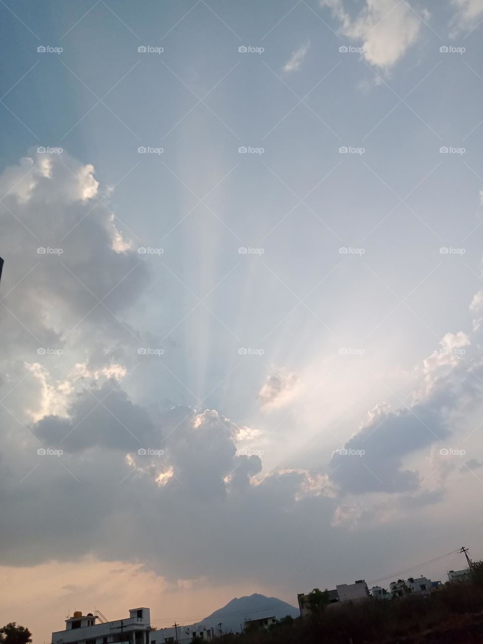 Ravarma VanguvO / Luminous Clouds / Light Scattering / Gray Arts