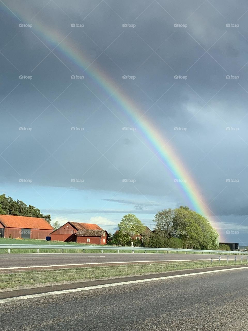 Somewhere over the rainbow 