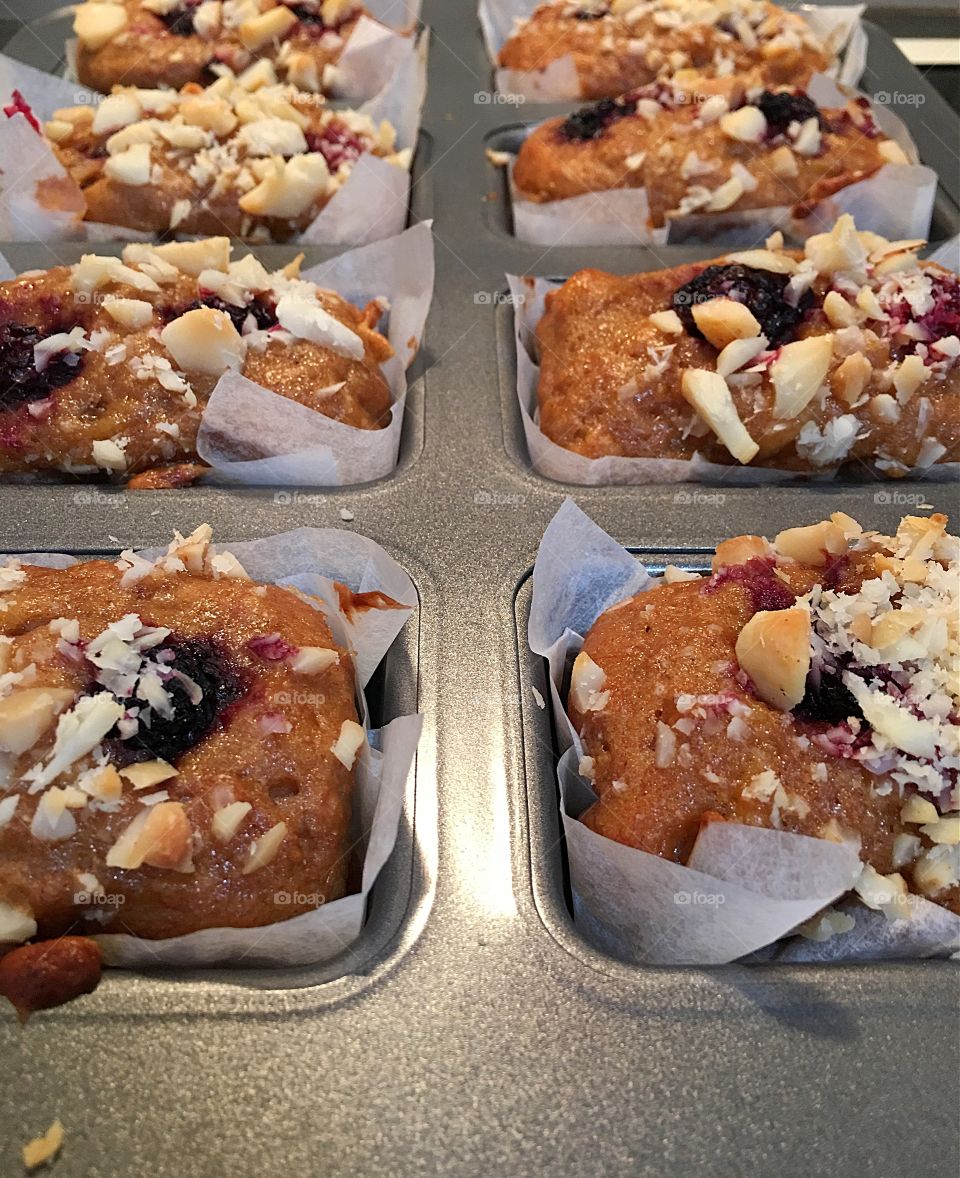 Mini Banana and wild Blackberry Bread Loaves, with organic coconut sugar and topped with crushed macadamia nuts