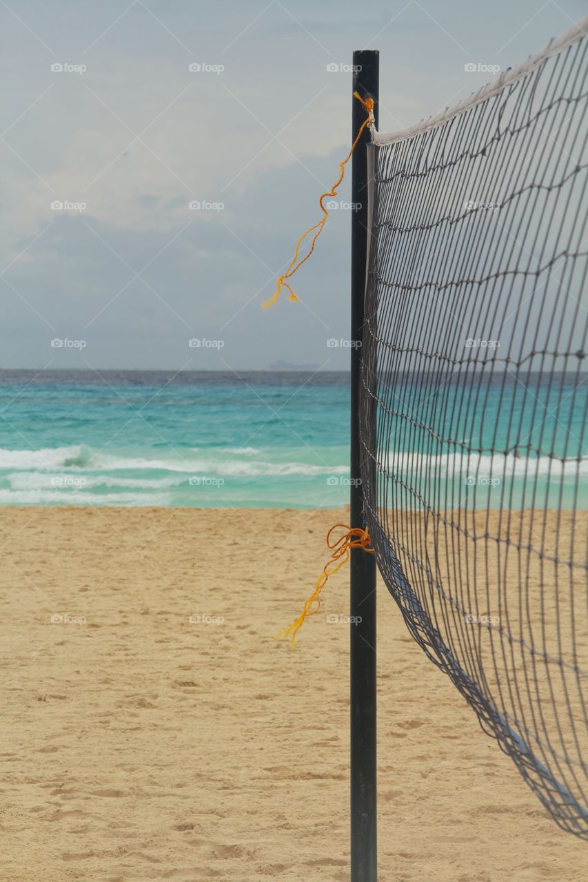 voleyball in the beach