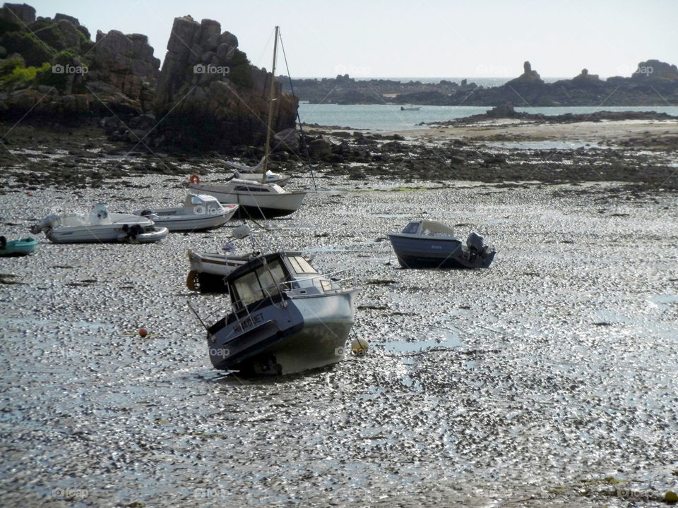 maree basse a l'ile de Brehat en Bretagne