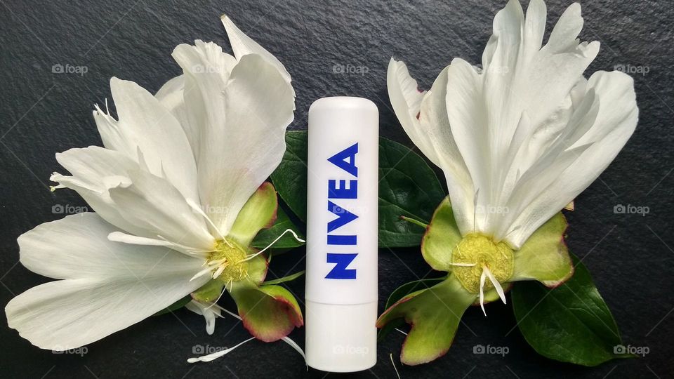 Nivea lips