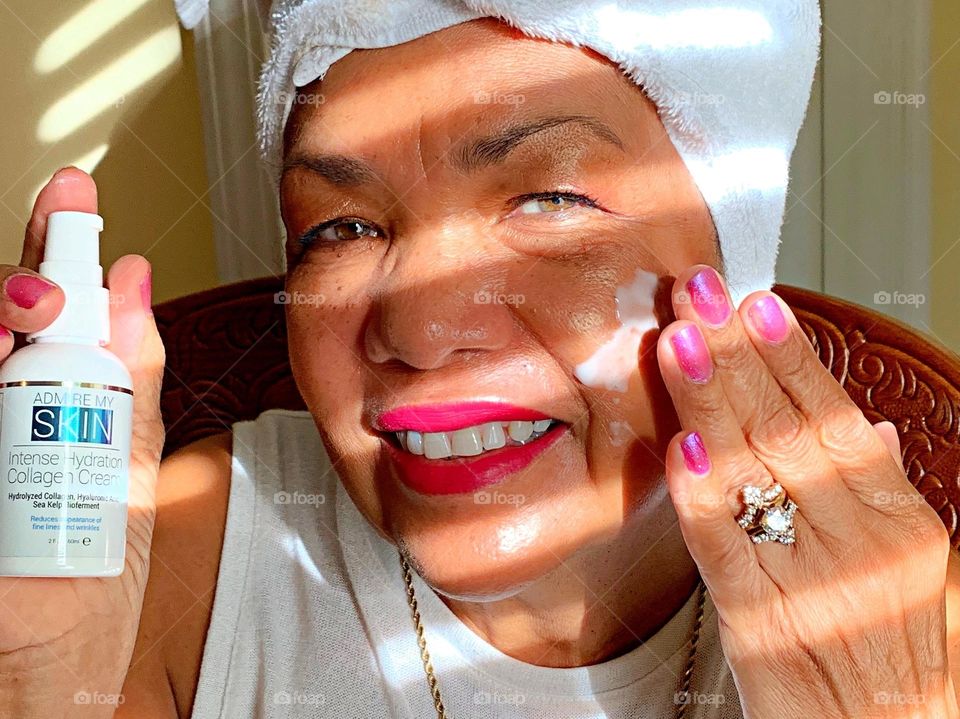 The Beauty Products I Love - Using Admire My Skin makes my skin very supple and bouncy. It makes me look and feel amazing. Keeps my skin hydrated all day. Highly recommend