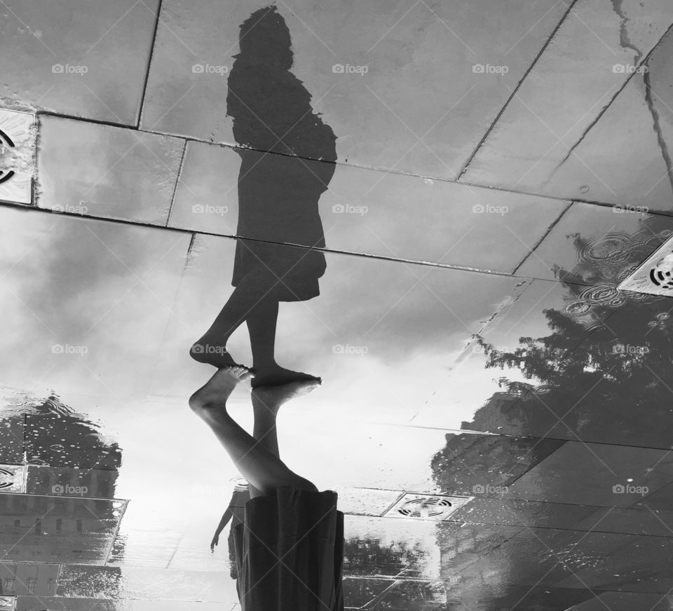 Maternity reflection. A reflection of a pregnant woman