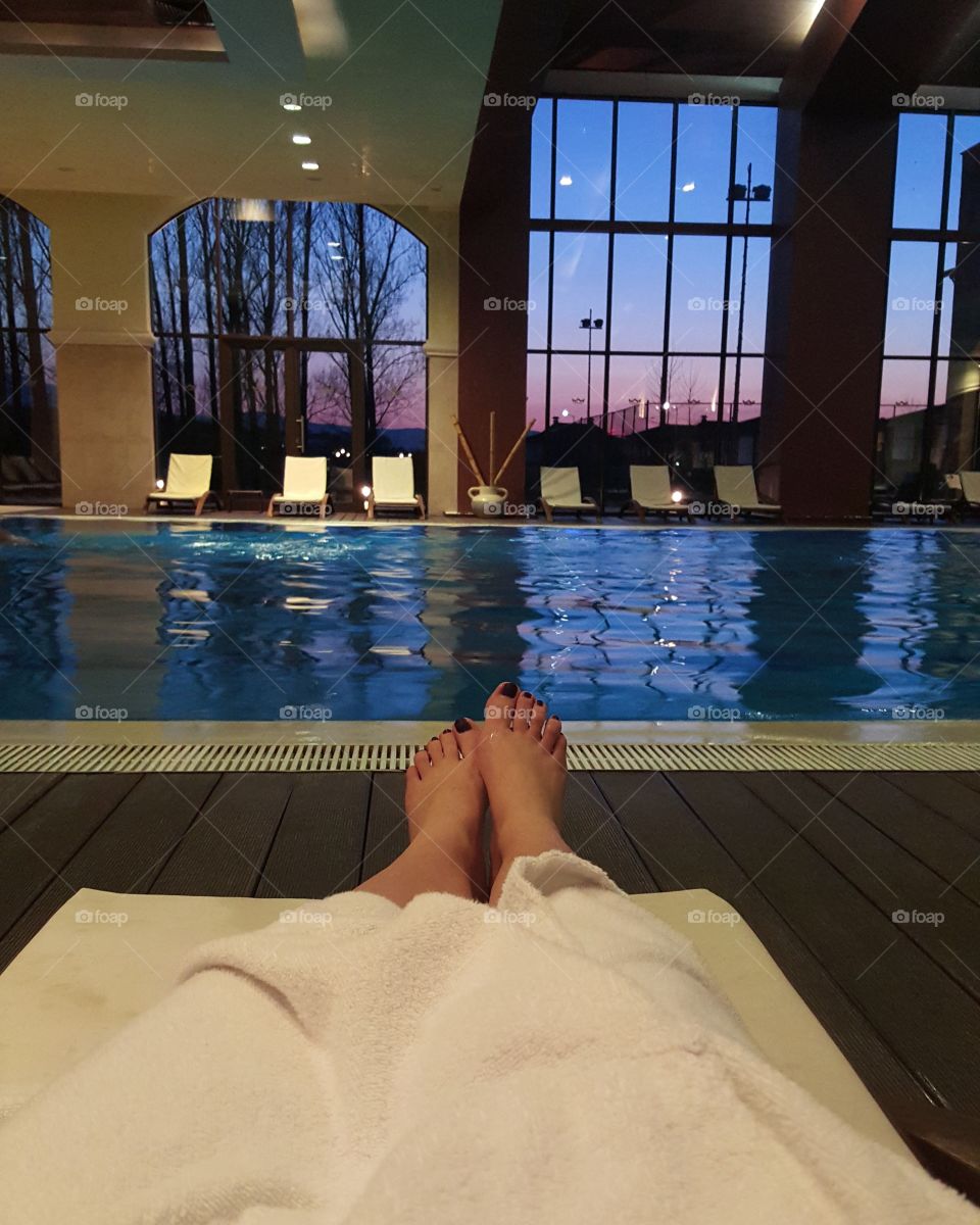 Relaxation by the pool