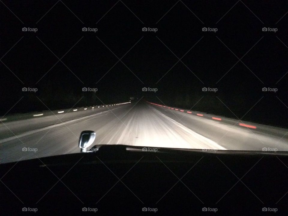 Ночная трасса на скорости