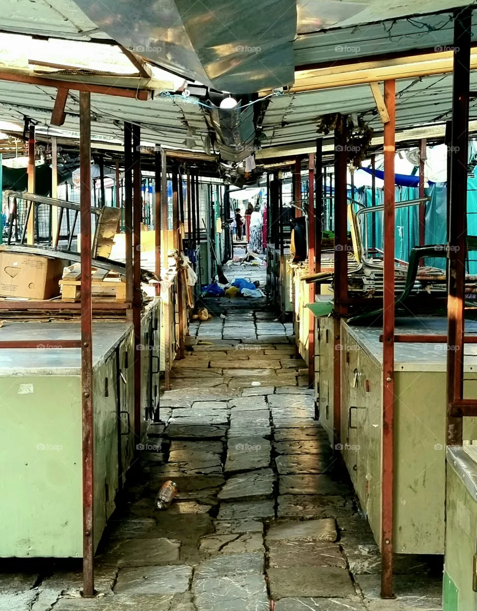 closed market
