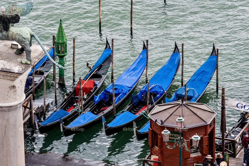 symbol of the Venice gondola