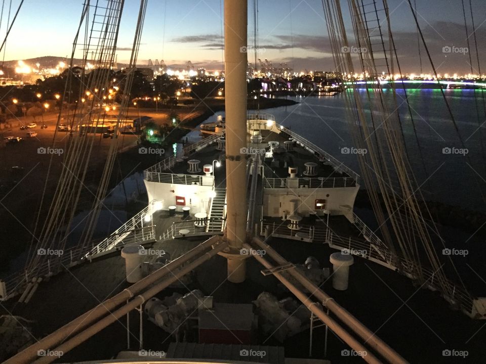 Bow of Queen Mary
