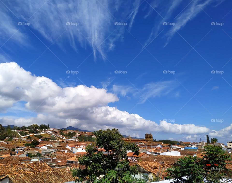 paisaje en población pequeña en Colombia.