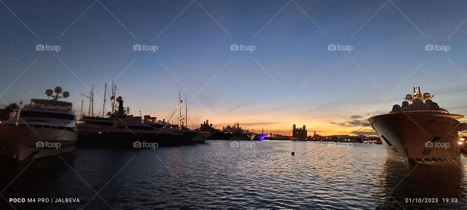 @Tarragona , atardecer en el Port