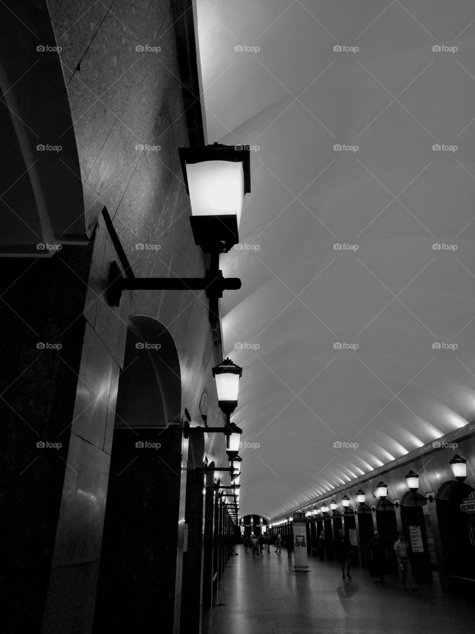 Lamps in tbe subway