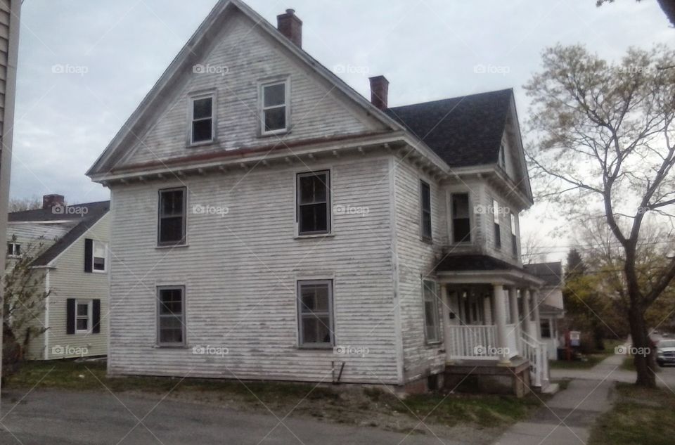 Old abandoned house i found in Bangor,Me