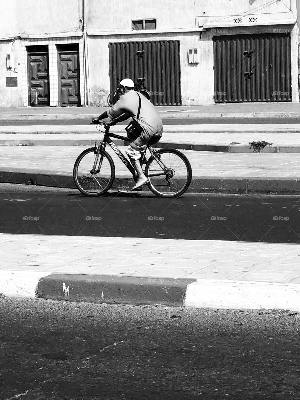 On the road : the bicycle 