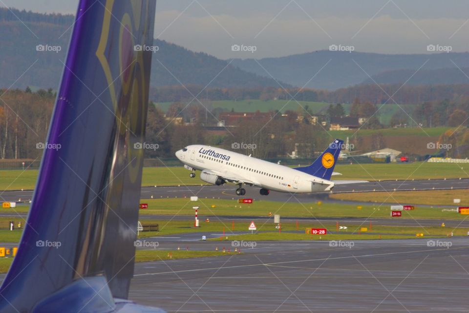 LUFTHANSA AIRLINES B737-300 ZRH