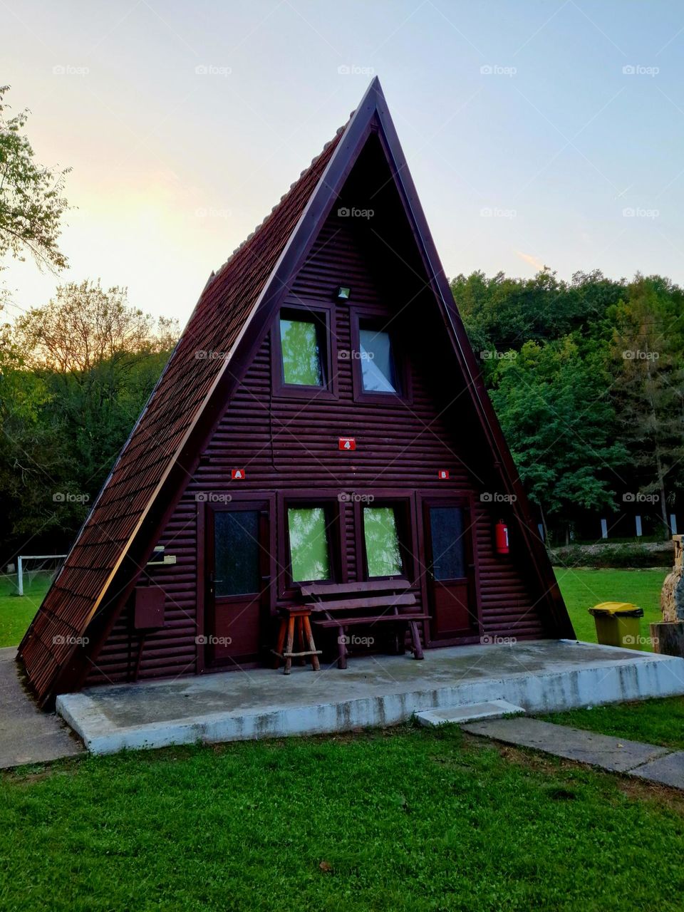 the cabin in the forest at Căsoaia