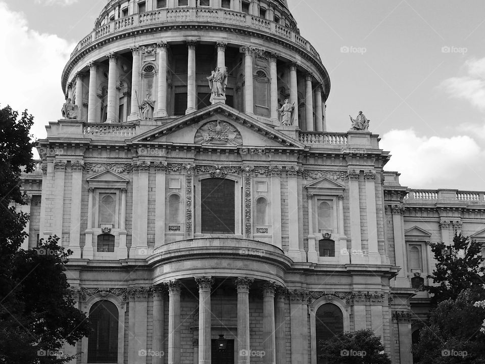 Summer vacation sightseeing in London 