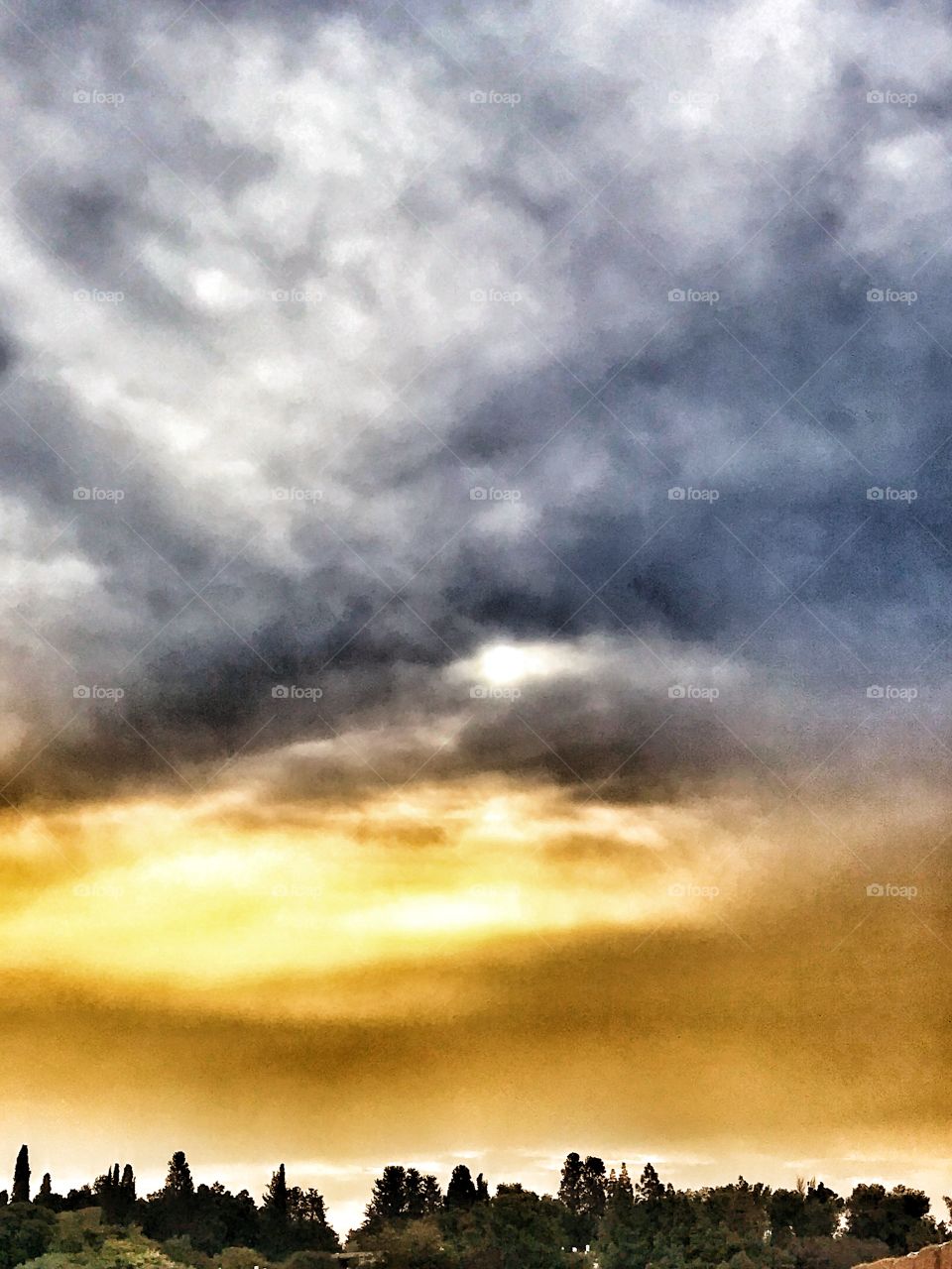 Beautiful sky colors .