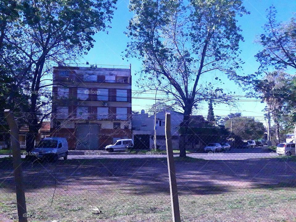 Paseo en Jorge Newvery. Martín Coronado.  Provincia de Buenos Aires. República Argentina