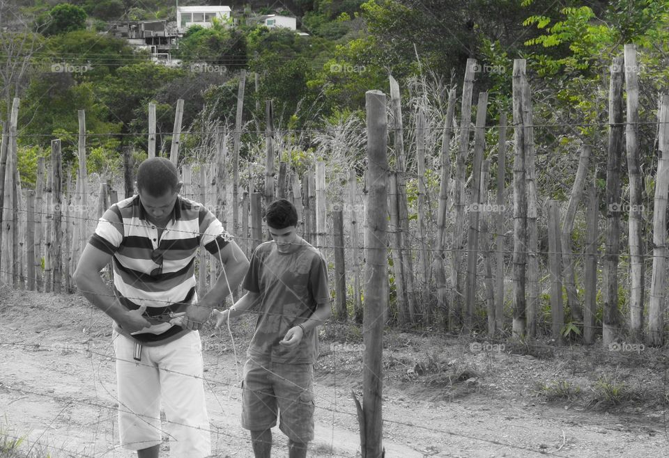 homens trabalhando - man working