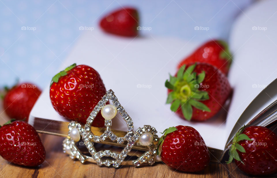 strawberry princess crown tiara fruit