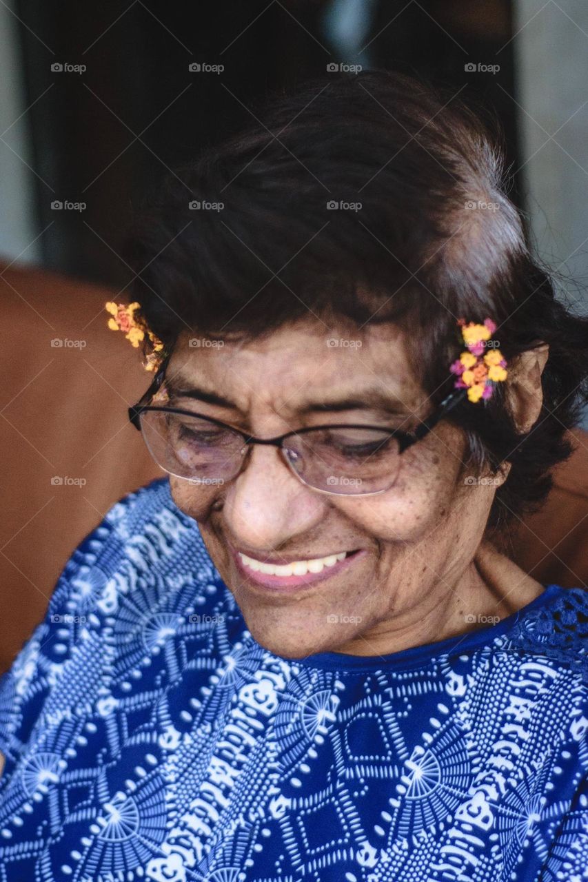 Sonrisa de abuela, siempre cálida. Lima, Perú
