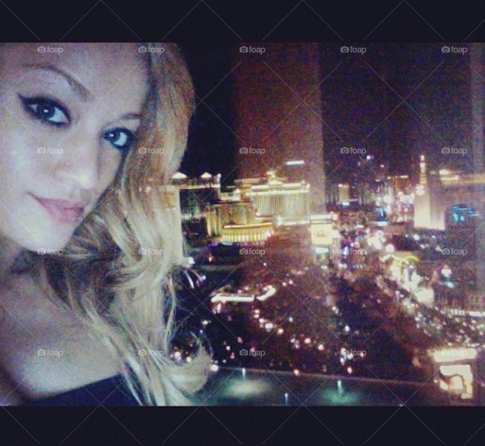 The Vegas strip as from treasure island. Lovely nightlife  
