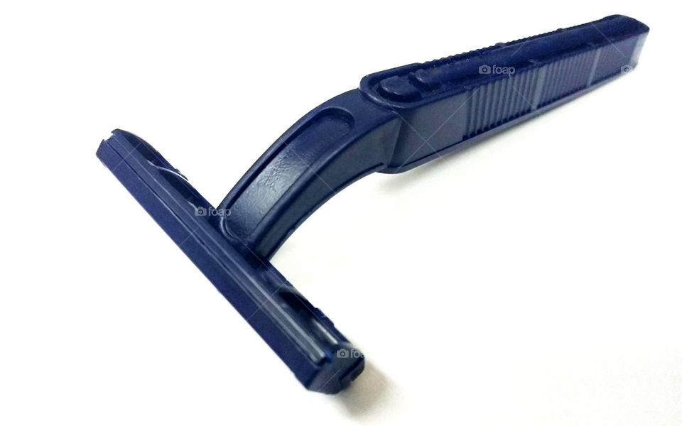 Beard trimmer for adult men, with sharp blades