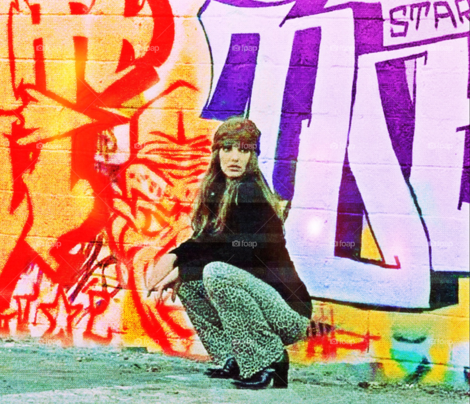 woman model grafitti art by lightanddrawing