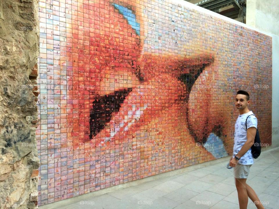 Kiss wall