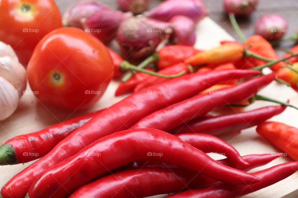 hot chili sauce ingredient