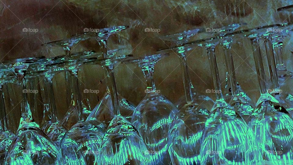 illuminated wine glasses