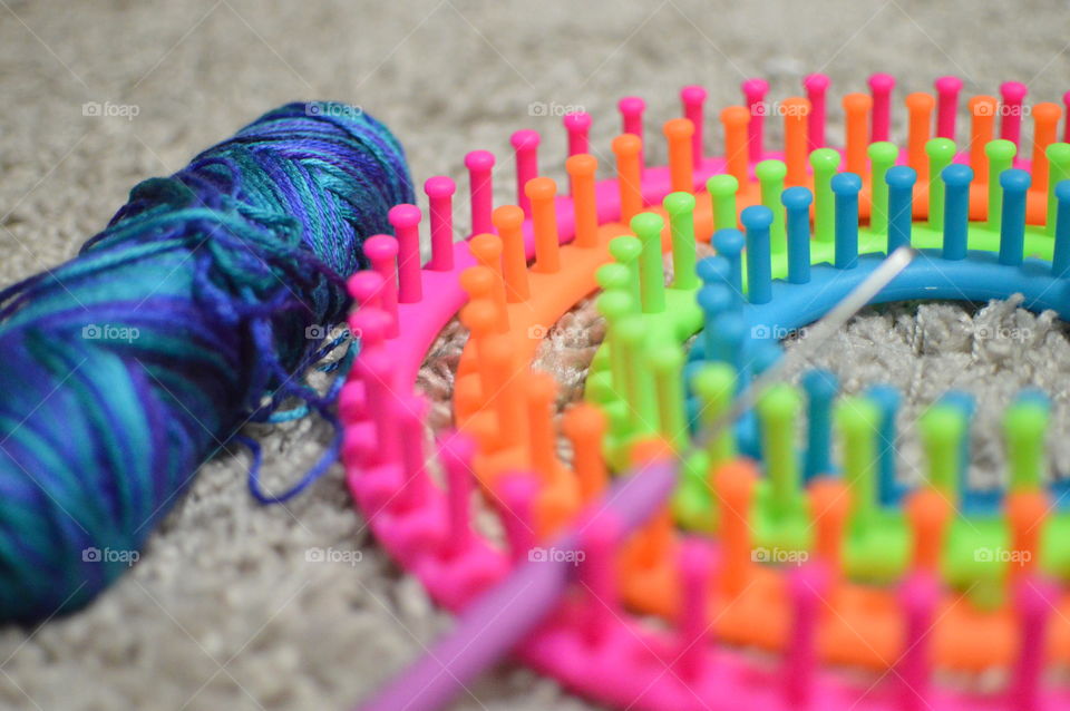 Circle loom knitting 