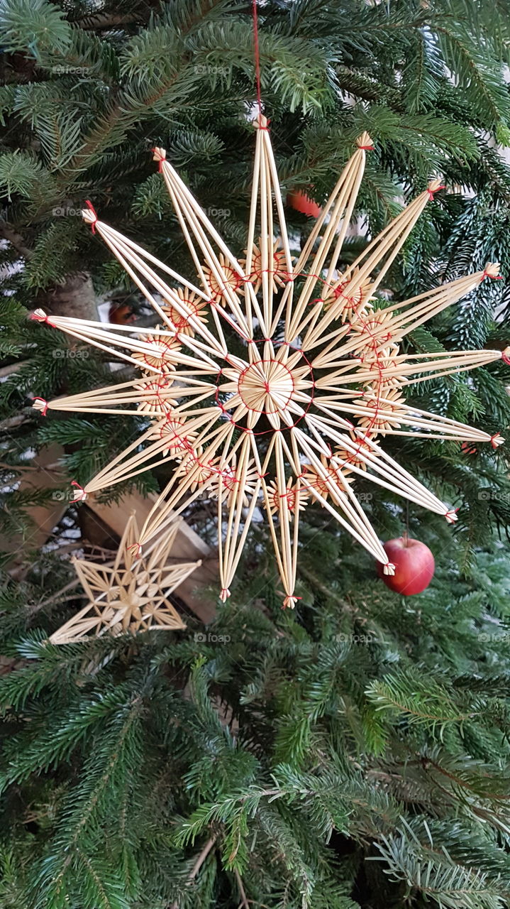 Traditional Christmas Tree Decorations