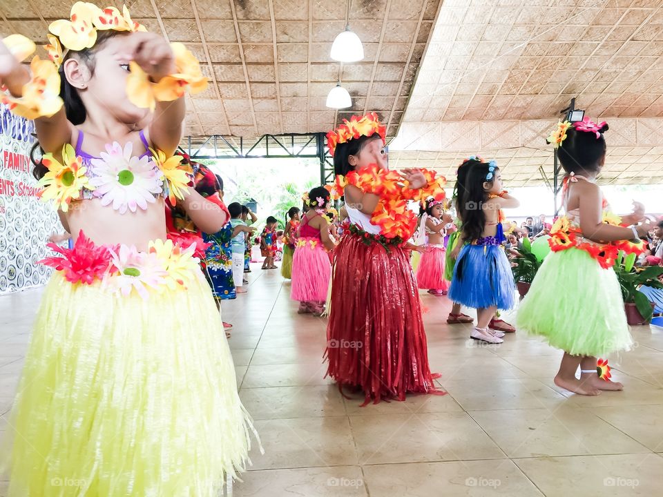 Dancing kids