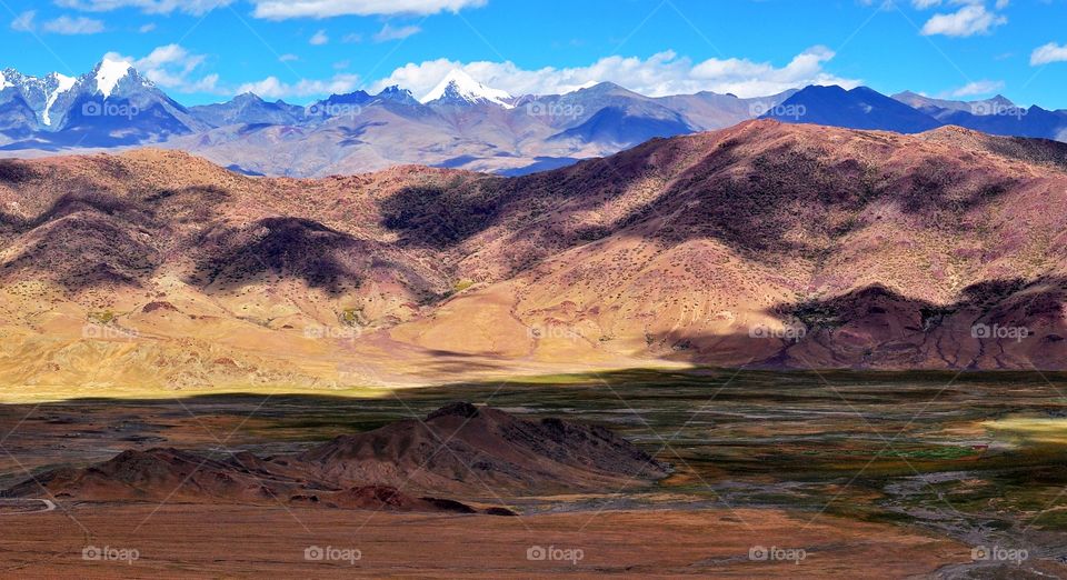 hiking in tibetan himalayas