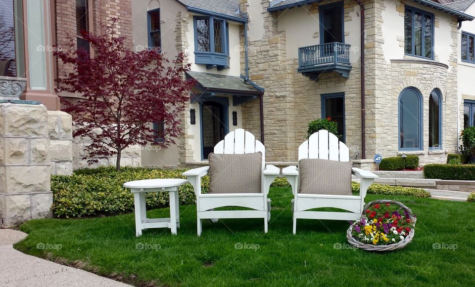 Gardens. Lawn Chairs