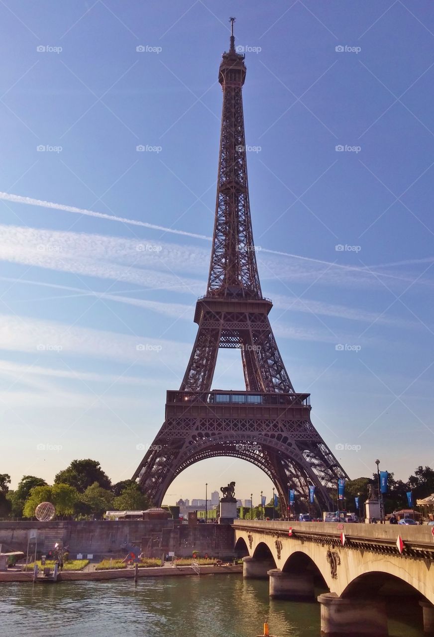 Capturing the Eiffel tower