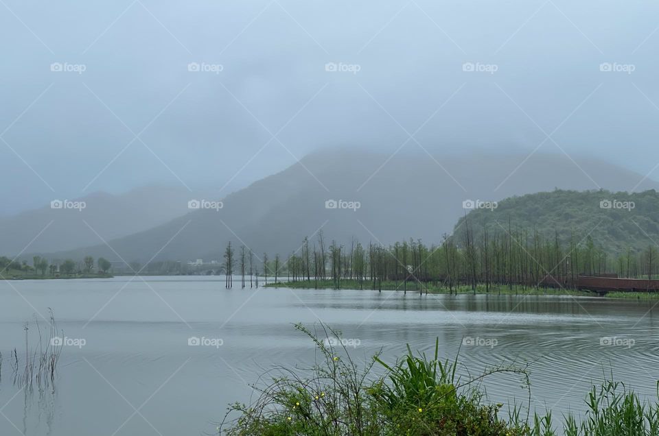 铜鉴湖