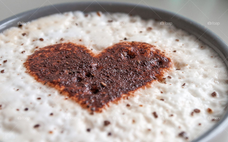 Heart on milk foam
