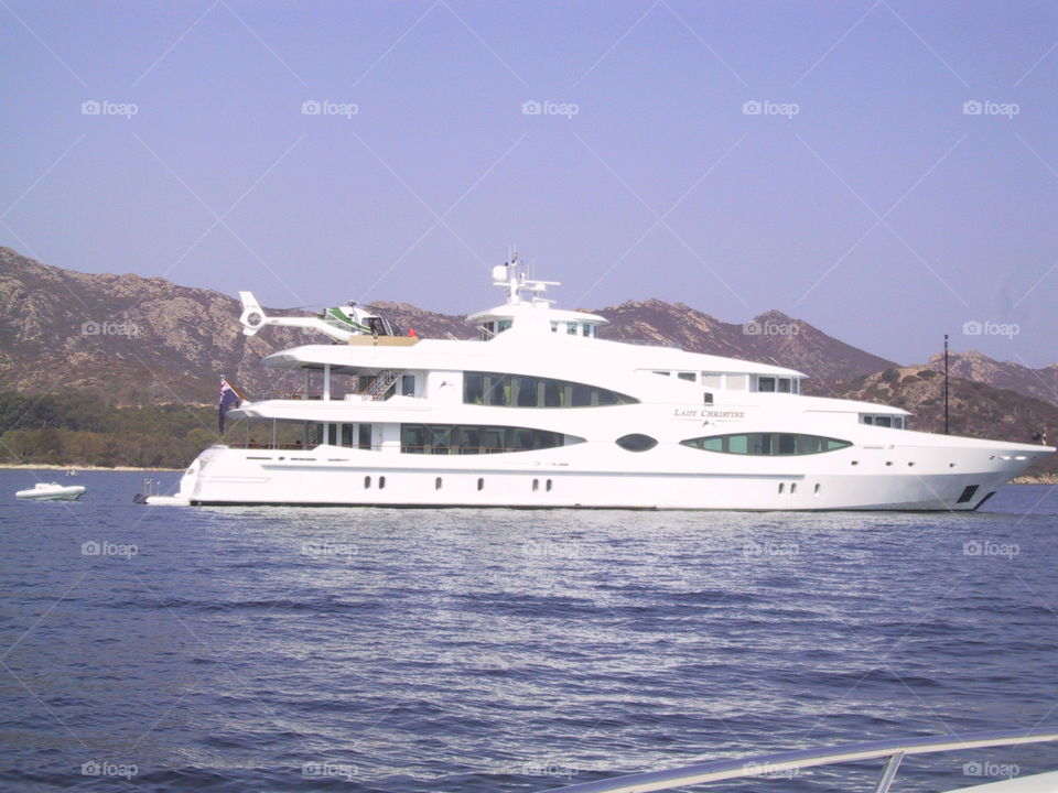 Yatch con elicottero