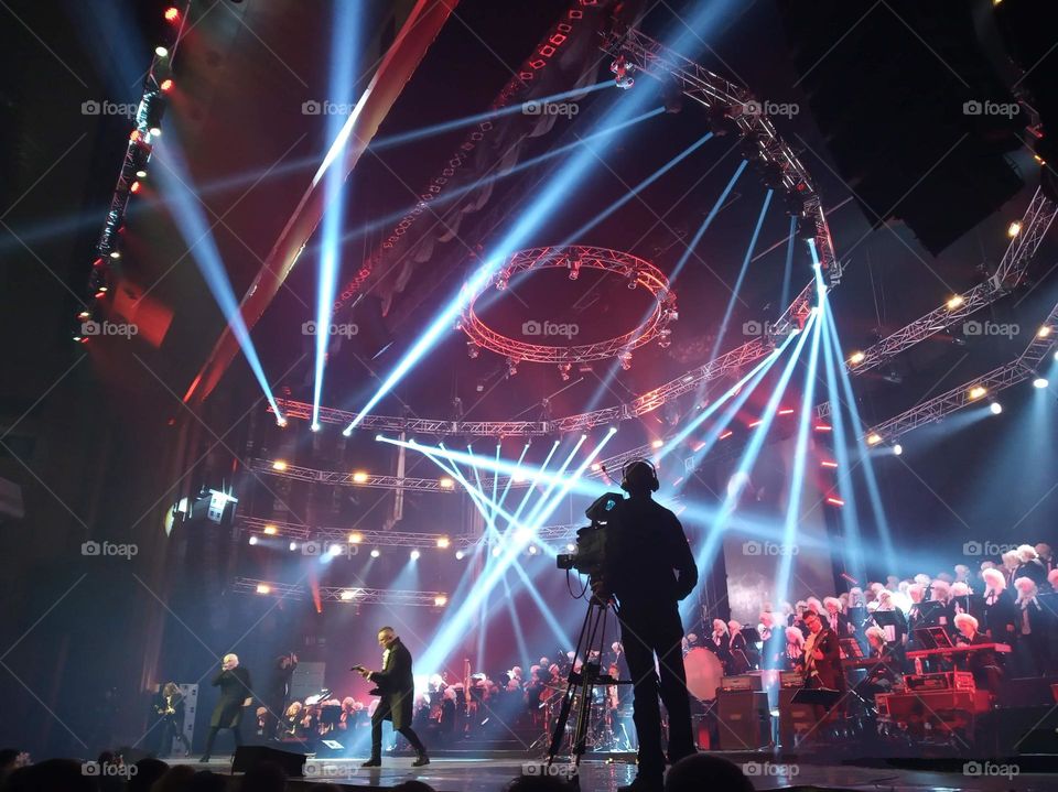 Introducing the crowds revolution!
kontserte, muzykanty, artisty, shou
rock opera, rock concert, concert, crowd at a concert, musicians, artists, show