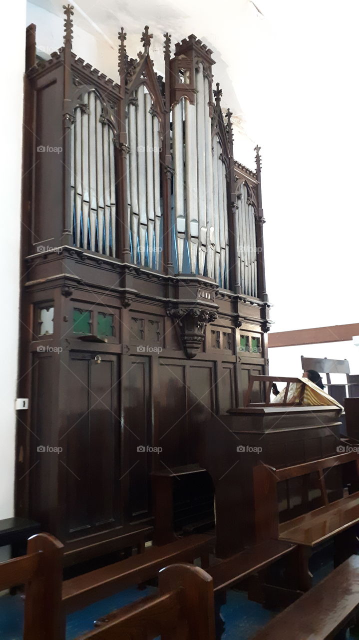 Can you play music with my orgel?