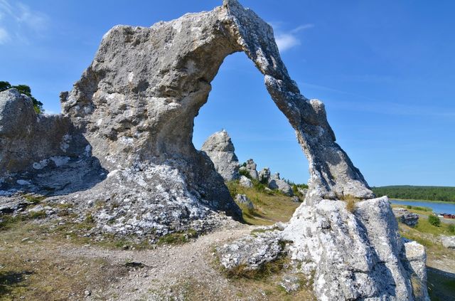 Stone gate