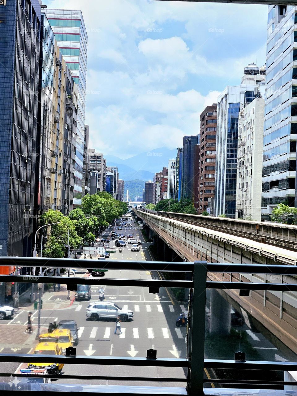 Taipei street scene beauty of lines