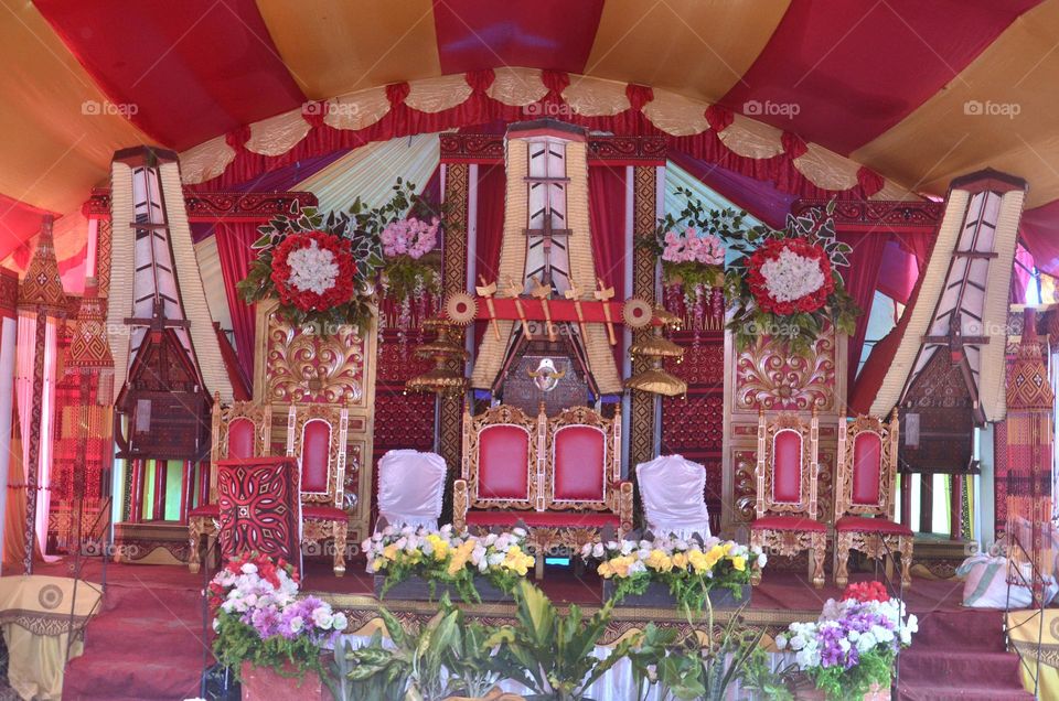 Editors' Choice: This is a photo of the wedding background of the Toraja Tribe, from the State of Indonesia, I took a photo on April 30, 2016.